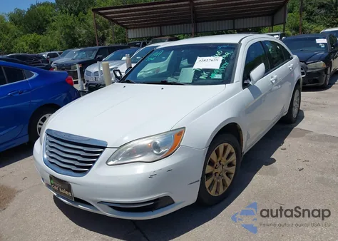 2014 Chrysler 200 Lx из США, поврежденный, VIN 1C3CCBAB1EN205499